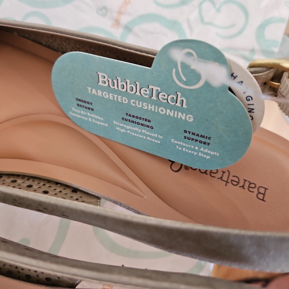 NWT Baretraps Rive Sling Back Flats Size 9M - Picture 13 of 17